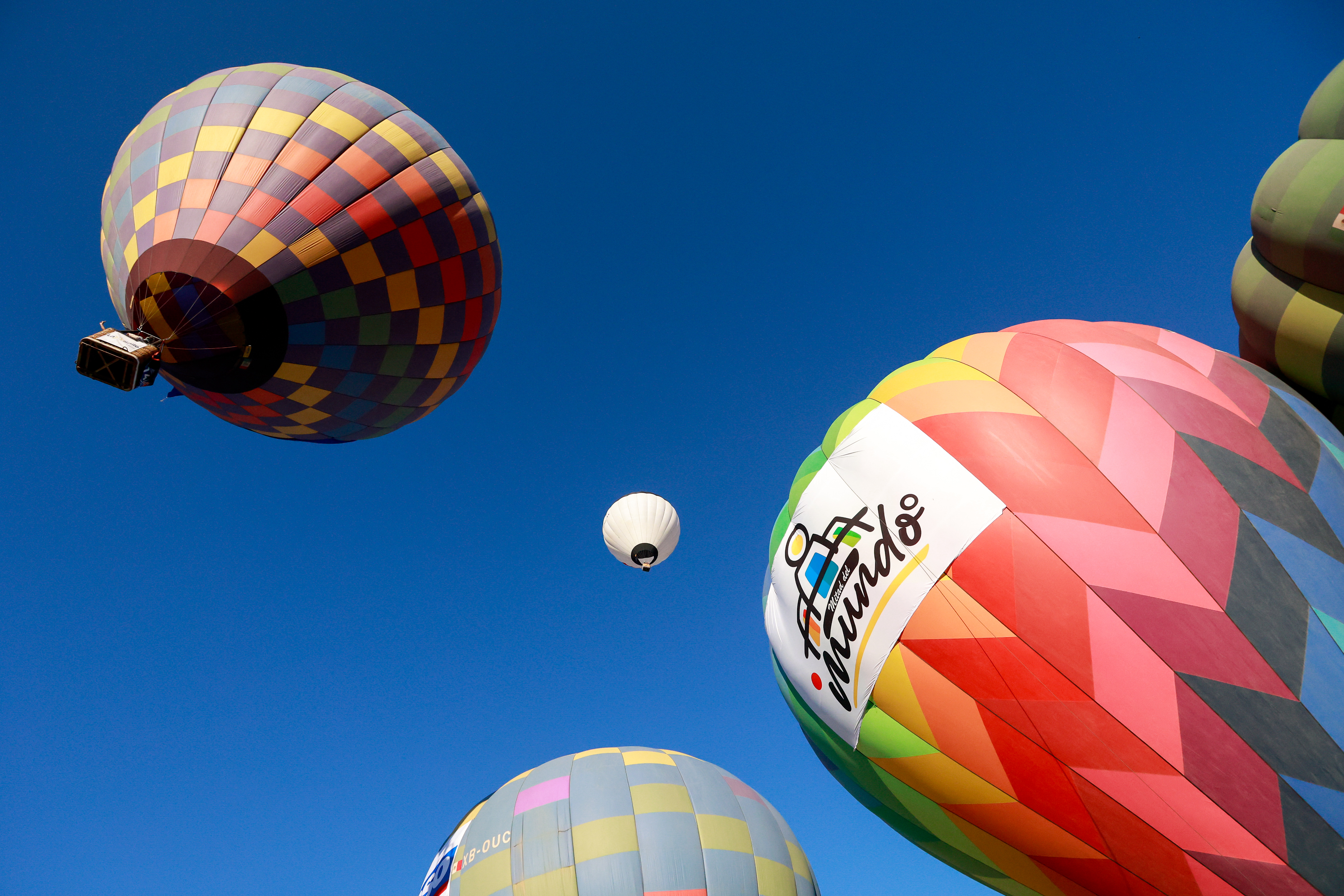 Miniatura de FESTIVAL-GLOBOS-8372.jpg
